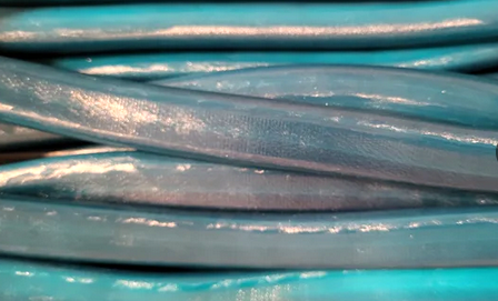 Réf DA 37 - Bonbon aux fruits en forme de câble gout Framboise, Bonbon Halal sachet de 3 pièces, Longueur environ 24 cm, poids environ 180 gr.