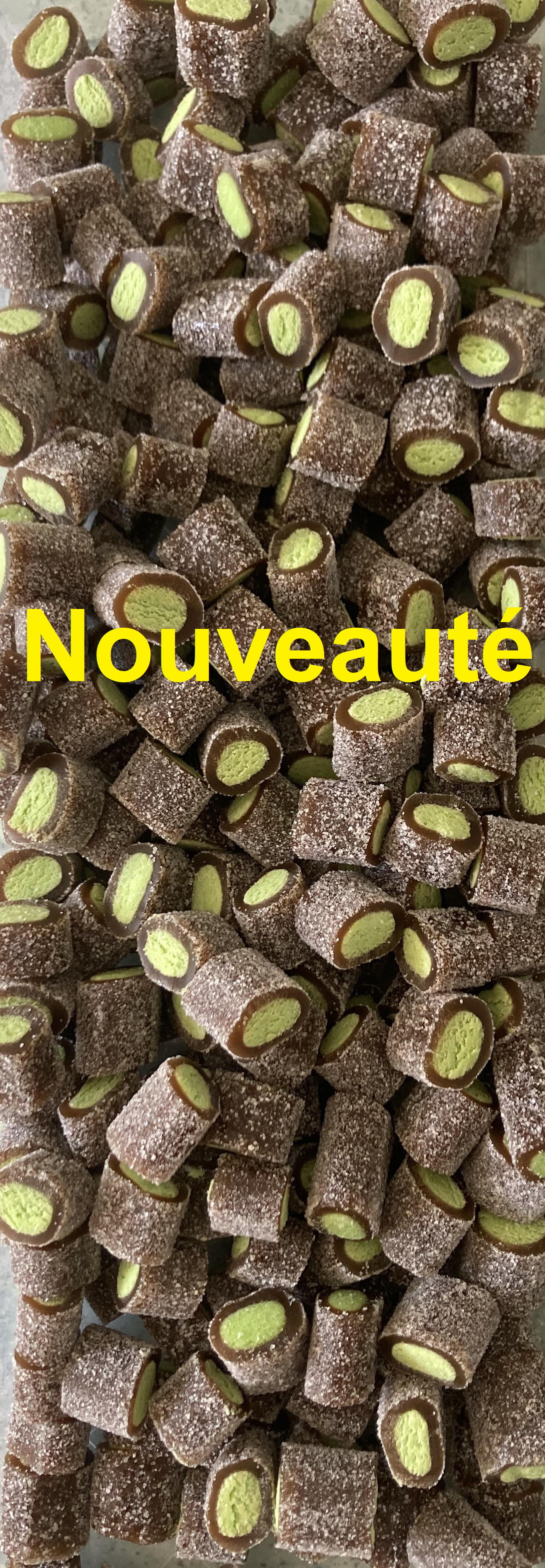 Réf DA 93 - Bonbon aux fruits en forme de Bouchée de Mini câble gout Cola Acide, Bonbon Halal - Sachet de 100 gr.