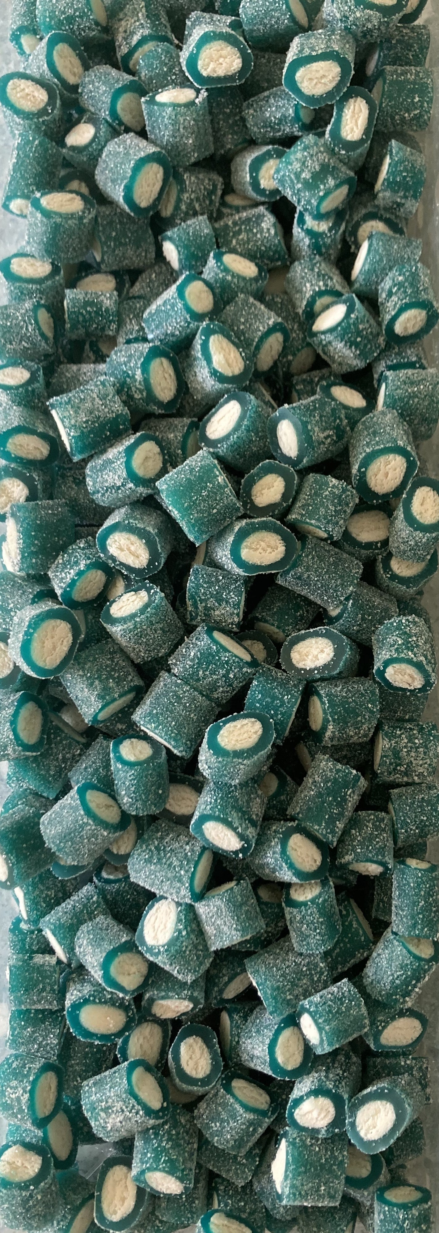 Réf DA 92 - Bonbon aux fruits en forme de Bouchée de mini câble gout Framboise Acide, Bonbon Halal sachet de 100 gr.