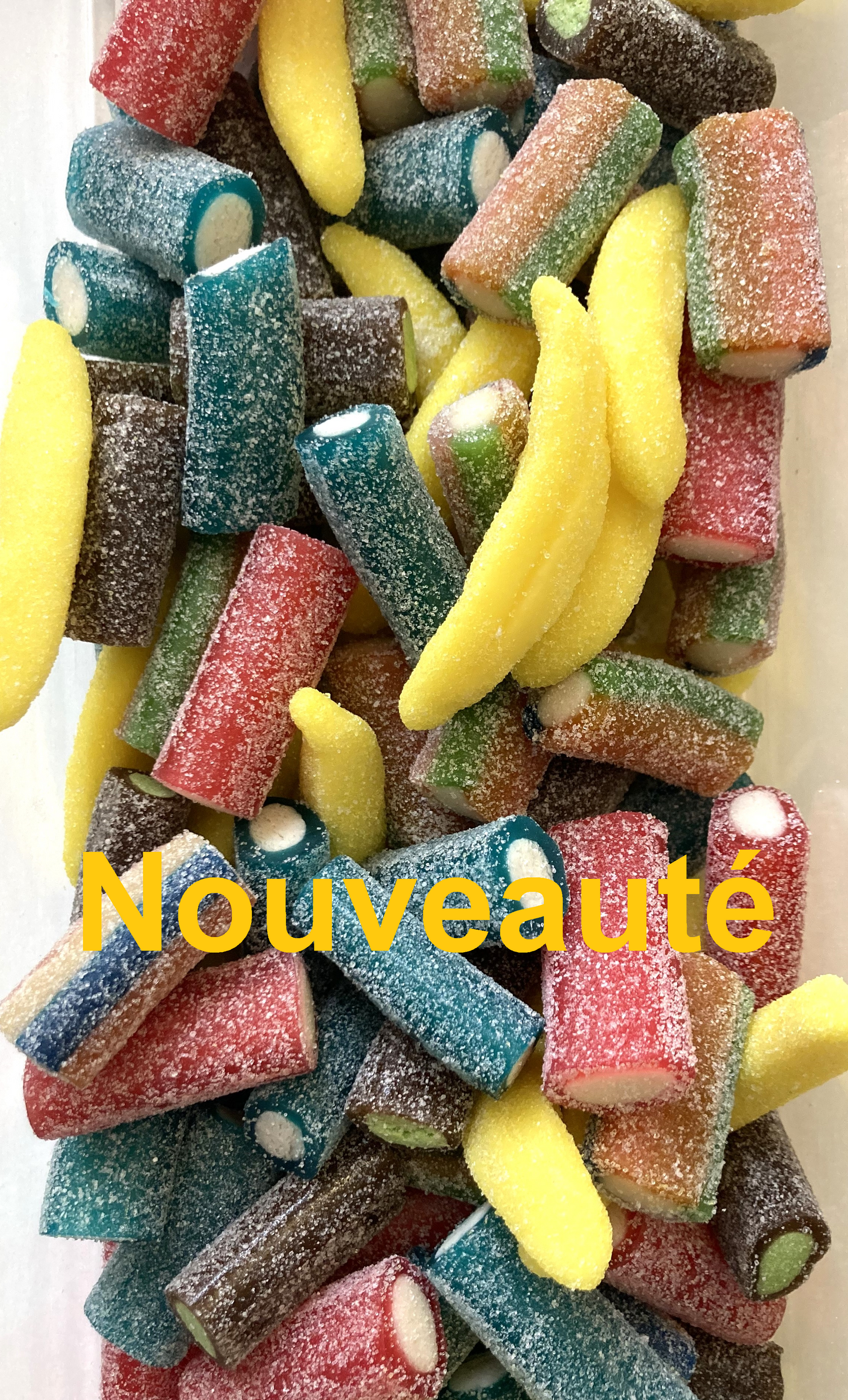 Réf B1 85 – Box 1 - Bonbon en forme de Mini câble et Banane Acide, Bonbon Halal sachet de 1 kg.