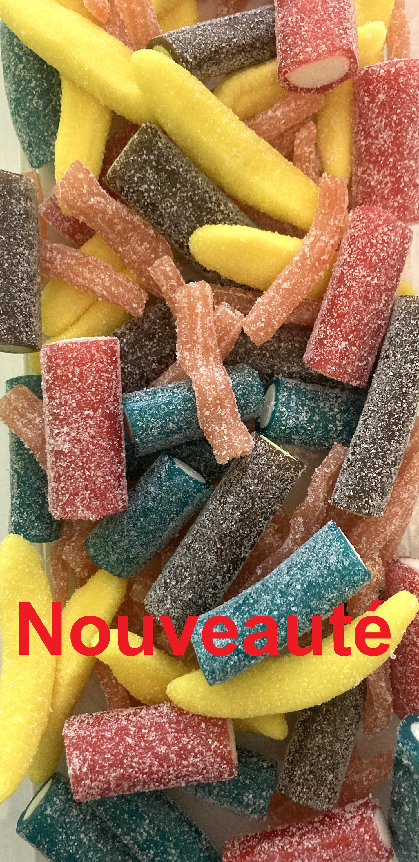 Réf B5 89 – Box 5 - Bonbon en forme de Mini câble et Banane Acide, Bonbon Halal sachet de 500 g.