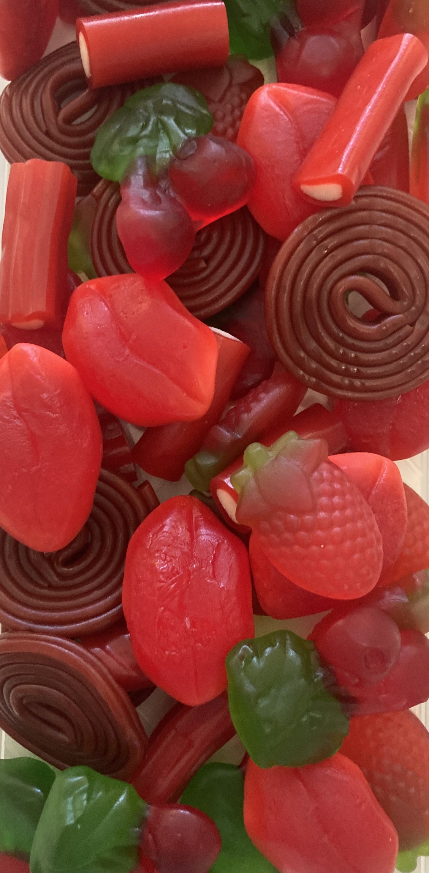 Réf B4 88 – Box 4 – Bonbons Coloris Rouge, formes et gout différents, Bonbon Halal sachet de 500 g