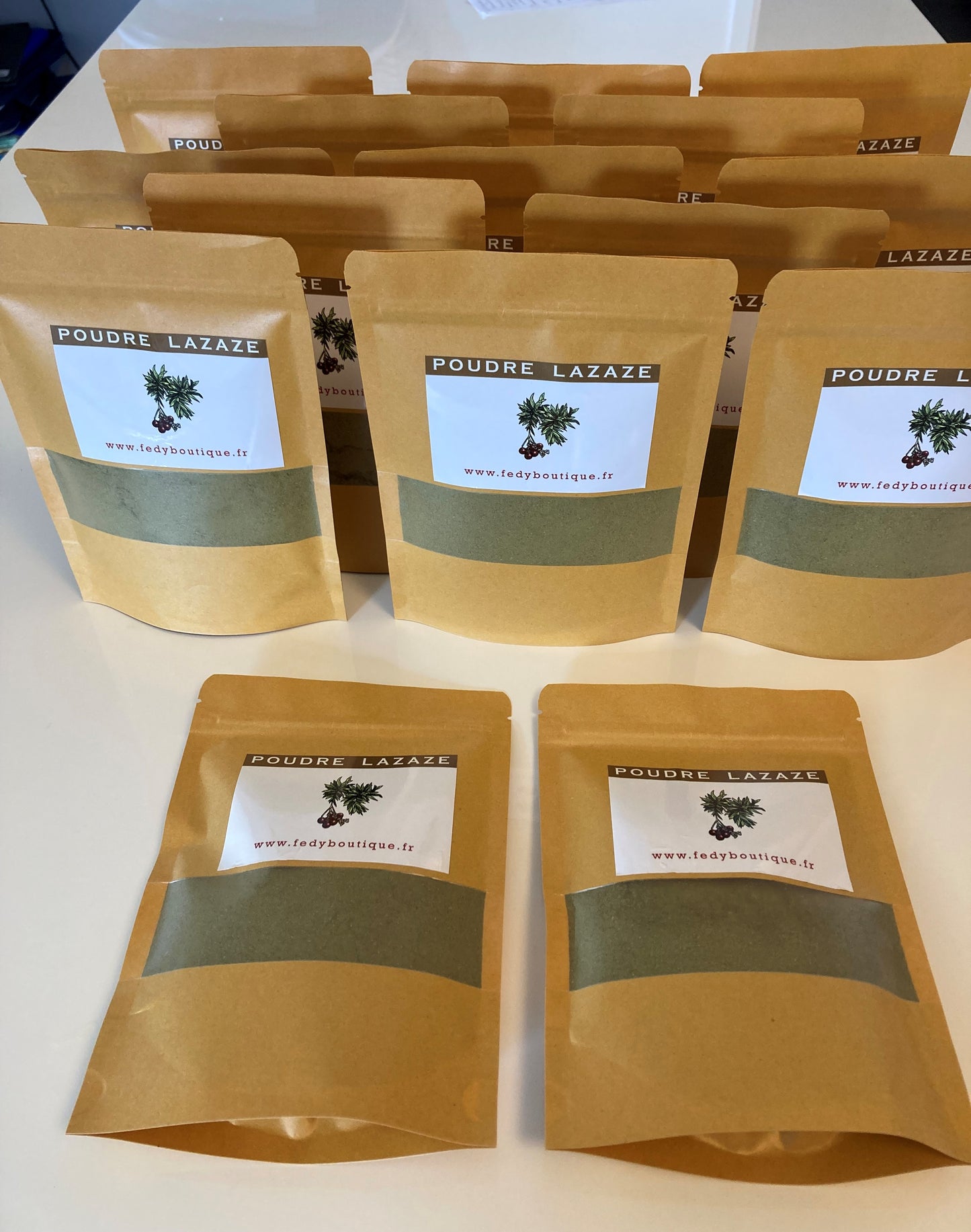 Lazaze ou Daphné Garou - Produit cosmétique - Poudre de soin capillaire - Sachet de 100 gr
